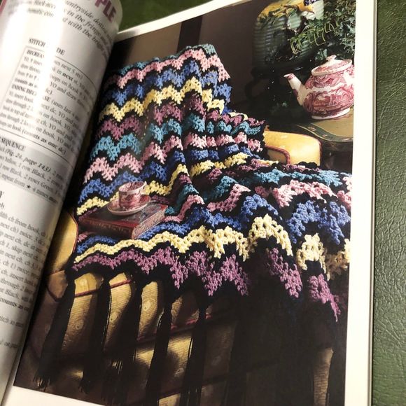 A Year of Afghans Book 4 1999; a treasury of Gorgeous afghans w/Instructions - Picture 7 of 11